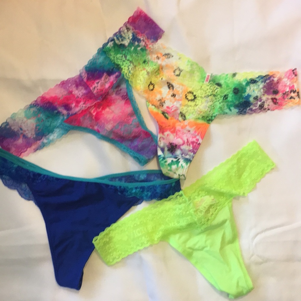 Lot of 4 PINK Victoria’s Secret thongs NWT Medium